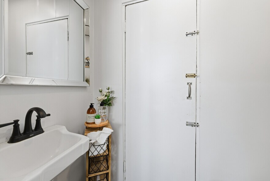 More Photos Of 285-289 East St, Ludlow Apartments For Sale