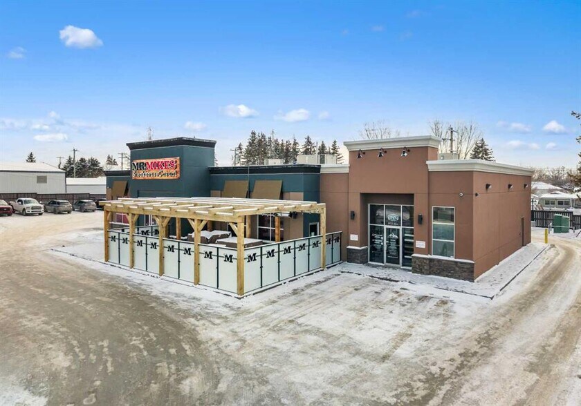 Primary Photo Of 5509 46 St, Olds General Retail For Sale