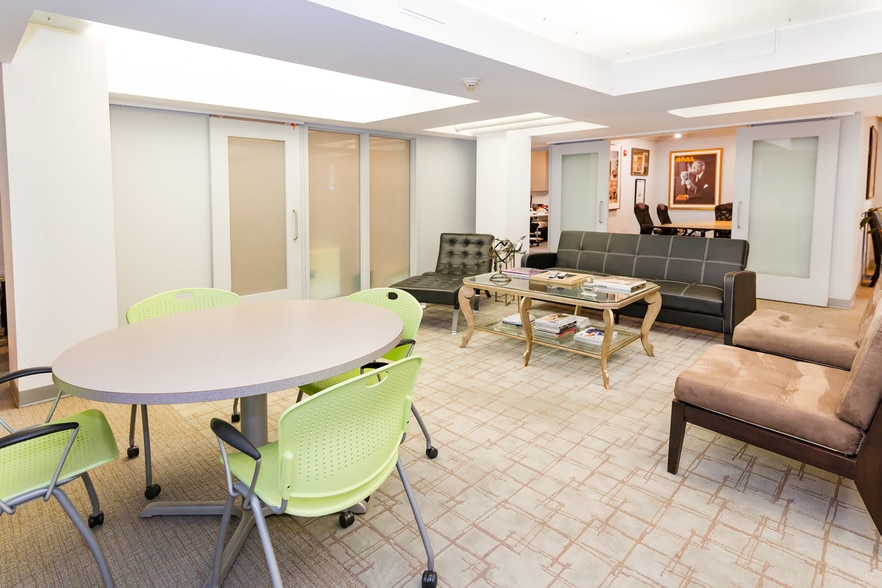 More Photos Of 3401 Greenway, Baltimore Apartments For Sale