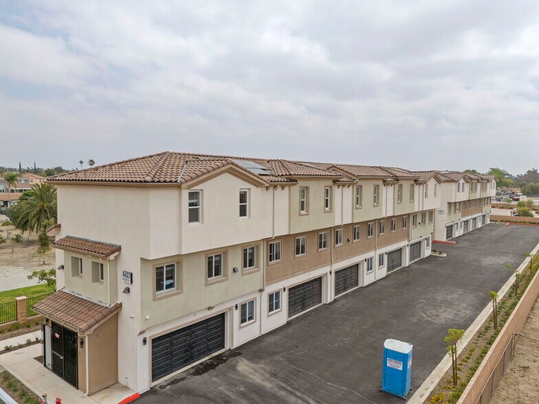 More Photos Of 8423 Tamarind Ave, Fontana Apartments For Sale