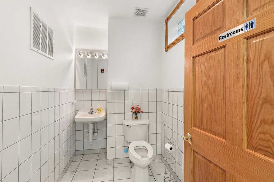 More Photos Of 12508 S Harlem Ave, Palos Heights Medical For Sale