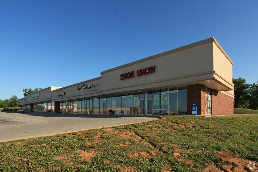 More Photos Of 73-107 Jeannie Dr, Shelbyville Freestanding For Lease