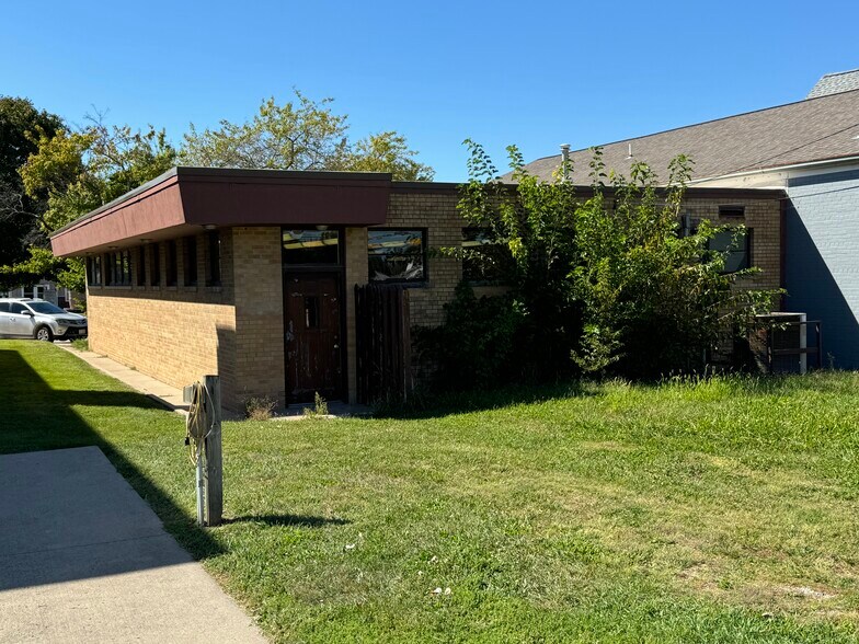 More Photos Of 202 N Jefferson St, Mount Pleasant Medical For Sale