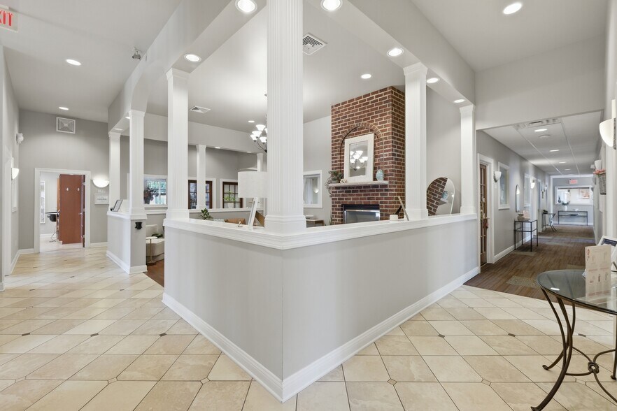 More Photos Of 1280 W Main St, Sun Prairie Freestanding For Sale