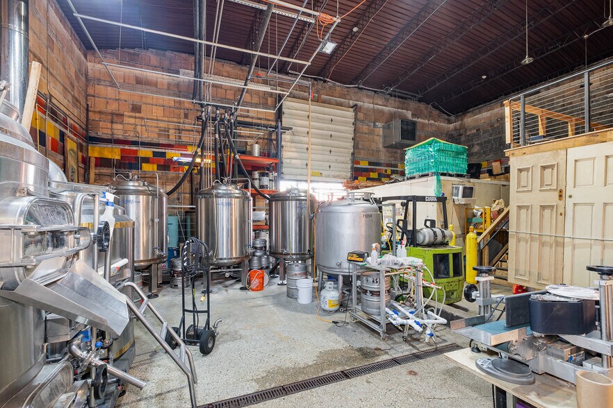 More Photos Of 322-324 Elm St, Ludlow Bar For Sale