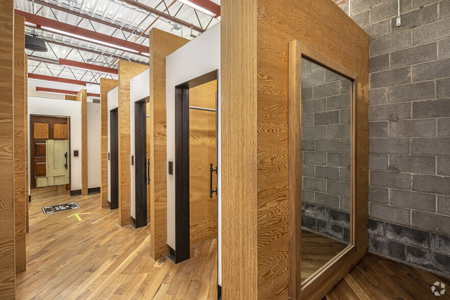 More Photos Of 424 York Rd, Towson Freestanding For Lease
