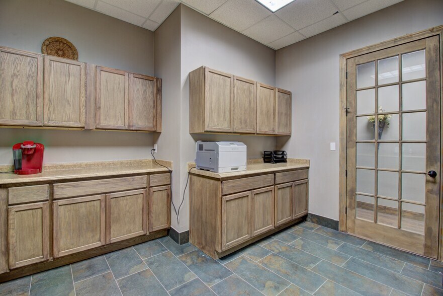 More Photos Of 923 N Loop 1604 E, San Antonio Unknown For Lease