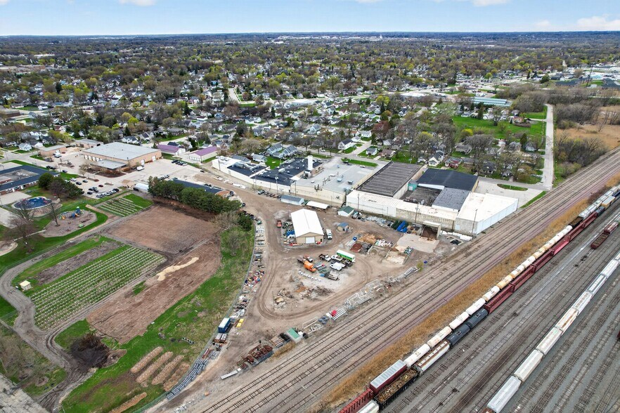 More Photos Of 1132 Lincoln St, Green Bay Warehouse For Sale