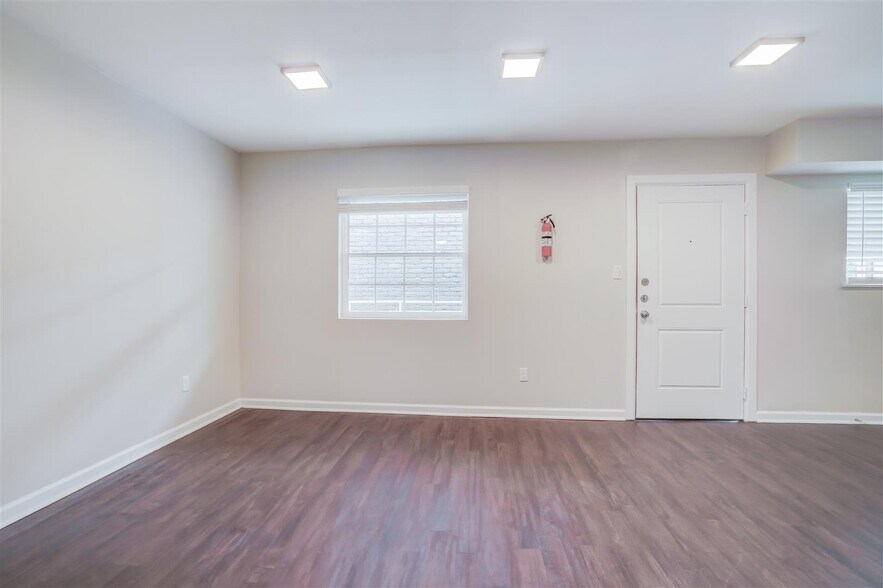 More Photos Of 1824 Thonig Rd, Houston Apartments For Sale