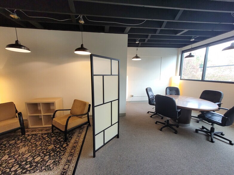 More Photos Of 7721 SE 13th Ave, Portland Storefront Retail Office For Lease