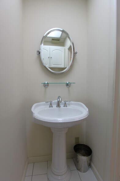 More Photos Of 1578 Route 130, North Brunswick Office For Lease