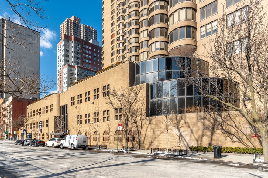 More Photos Of 345 E 37th St, New York Medical For Sale