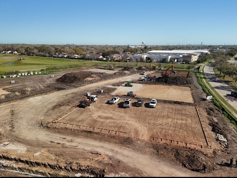 More Photos Of 13620 S Gessner Rd, Missouri City Warehouse For Lease