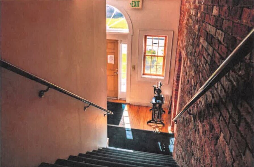 More Photos Of 190 Hanover St, Lebanon Medical For Lease