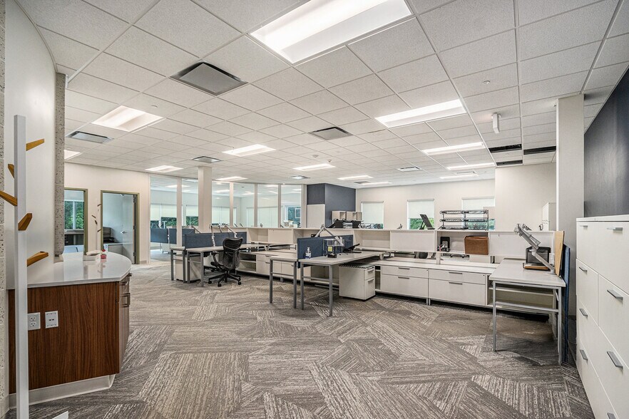 More Photos Of 1825 S Park St, Kalamazoo Medical For Lease