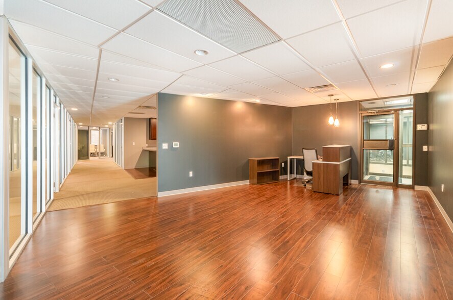 More Photos Of 403-405 N 2nd St, Harrisburg Office For Sale
