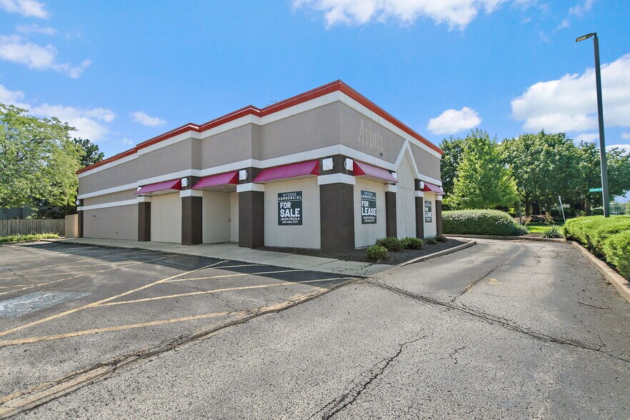 More Photos Of 240 Douglas Rd, Oswego Fast Food For Lease