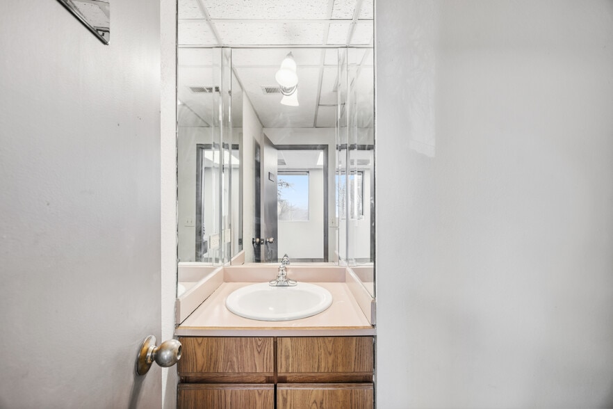 More Photos Of 10855 Irma Dr, Northglenn Warehouse For Sale