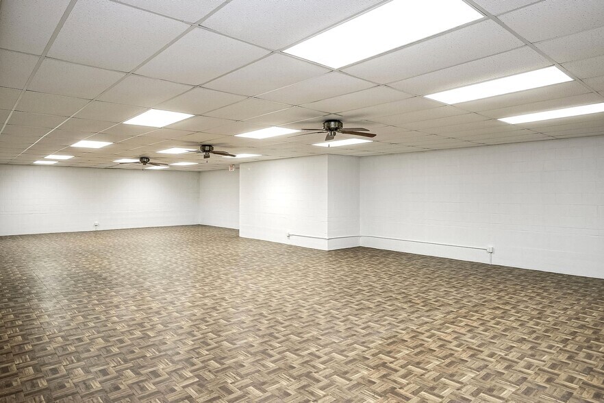 More Photos Of 2502 Leavenworth St, Omaha Light Manufacturing For Sale