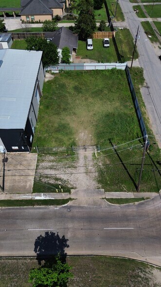 More Photos Of 7902 Irvington, Houston Warehouse For Sale