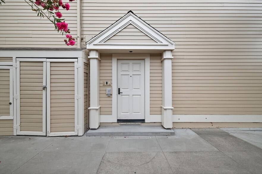 More Photos Of 3300 Broadway St, Sacramento Storefront Retail Office For Lease