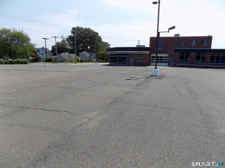 More Photos Of 151 East St, Plainville Auto Dealership For Lease
