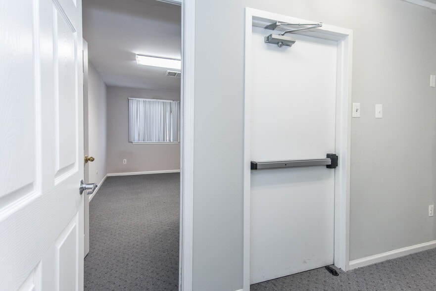 More Photos Of 981 Second Street Pike, Richboro Office For Lease