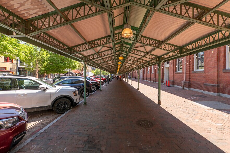 More Photos Of 1010 Pennsylvania Ave SE, Washington Hospitality For Sale