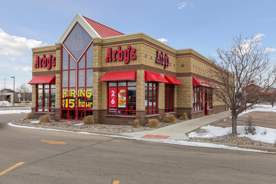 More Photos Of 8010 Old Carriage Ct, Shakopee Fast Food For Lease