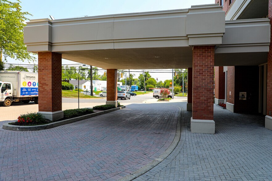 More Photos Of 100 Painters Mill Rd, Owings Mills Office For Lease