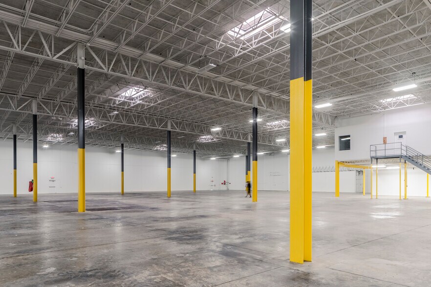 More Photos Of 5400 NW 35th Ave, Fort Lauderdale Warehouse For Lease