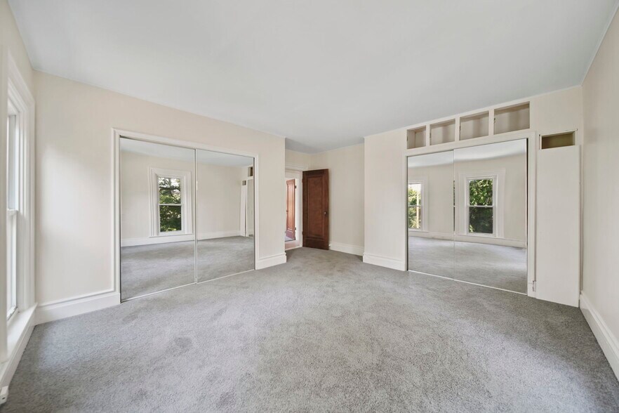 More Photos Of 15379 Howard Rd, Hanover Flex For Sale