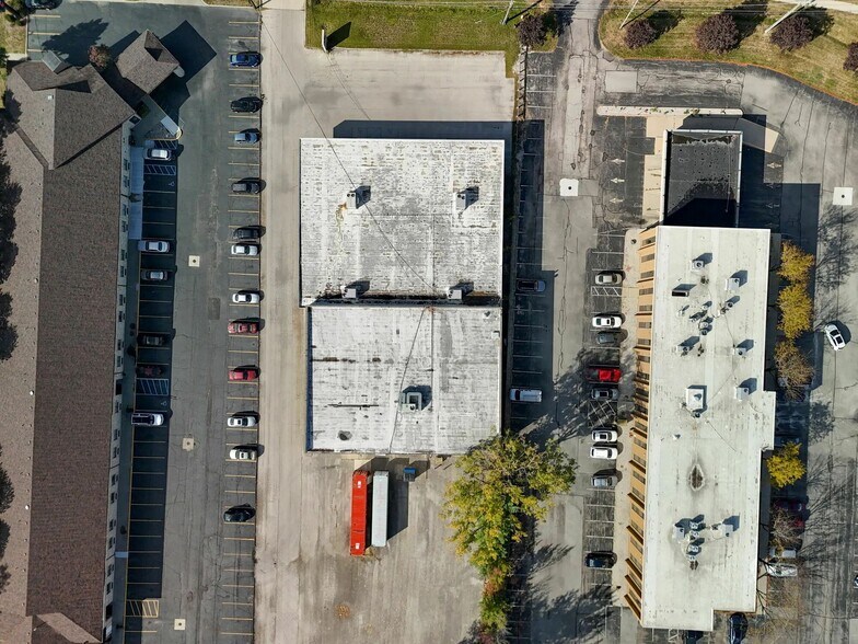 More Photos Of 1436 Reynolds Rd, Maumee Freestanding For Lease