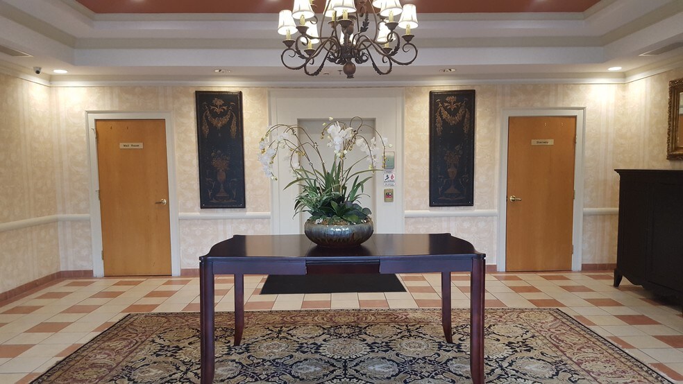 More Photos Of 970 Peachtree Industrial Blvd, Suwanee Office Residential For Lease