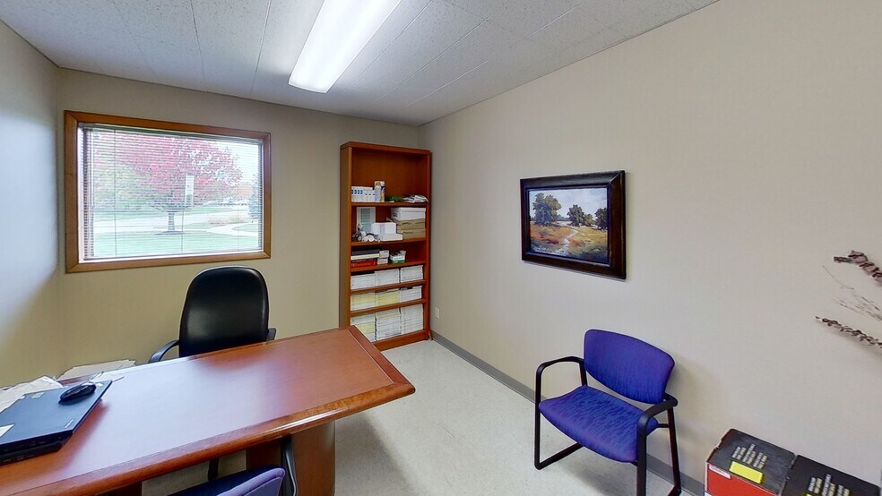 More Photos Of 502 Wall St, Valparaiso Medical For Lease