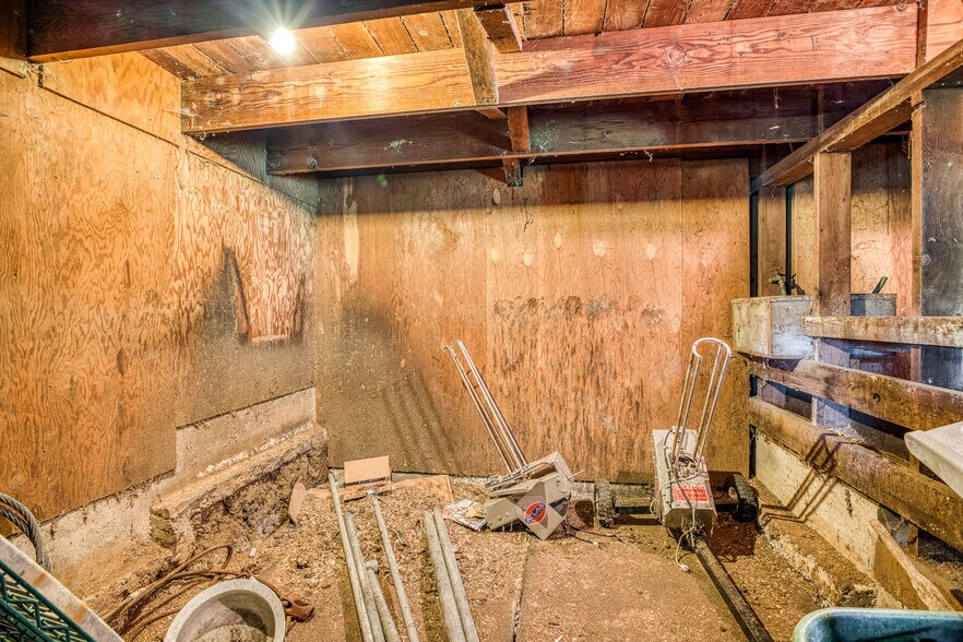 More Photos Of 203 N Birch St, Coquille Specialty For Sale