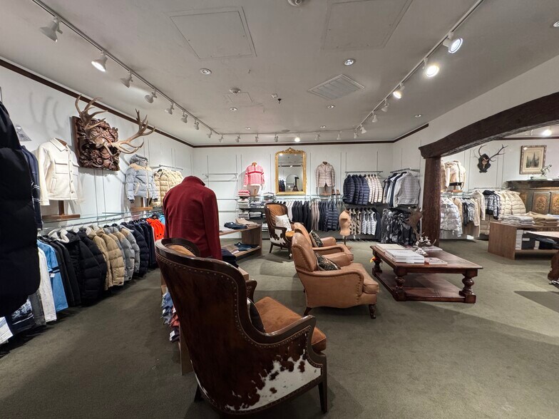 More Photos Of 419 E Cooper Ave, Aspen General Retail For Lease