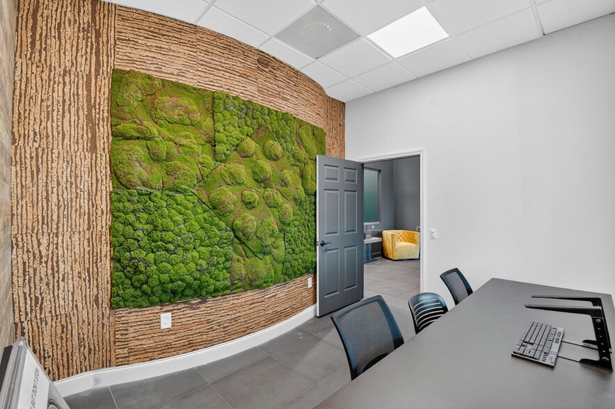 More Photos Of 2800 W State Road 84, Fort Lauderdale Showroom For Sale