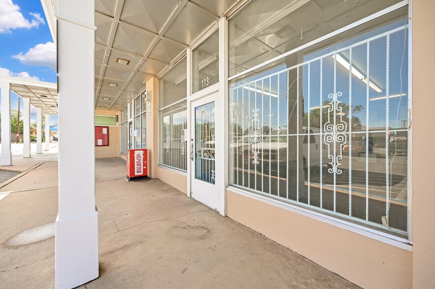 Primary Photo Of 1005 S St Francis Rd, Santa Fe General Retail For Sale