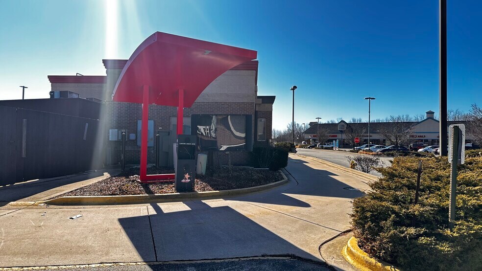 More Photos Of 34528 N Highway 45, Third Lake Fast Food For Lease