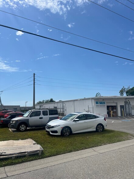 More Photos Of 1909 Whitfield Park Loop, Sarasota Manufacturing For Sale