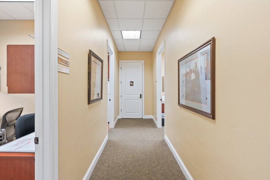 More Photos Of 829 San Benito St, Hollister Office For Sale