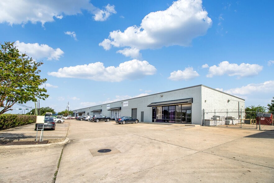 More Photos Of 5956 Berry Brook Dr, Houston Unknown For Lease