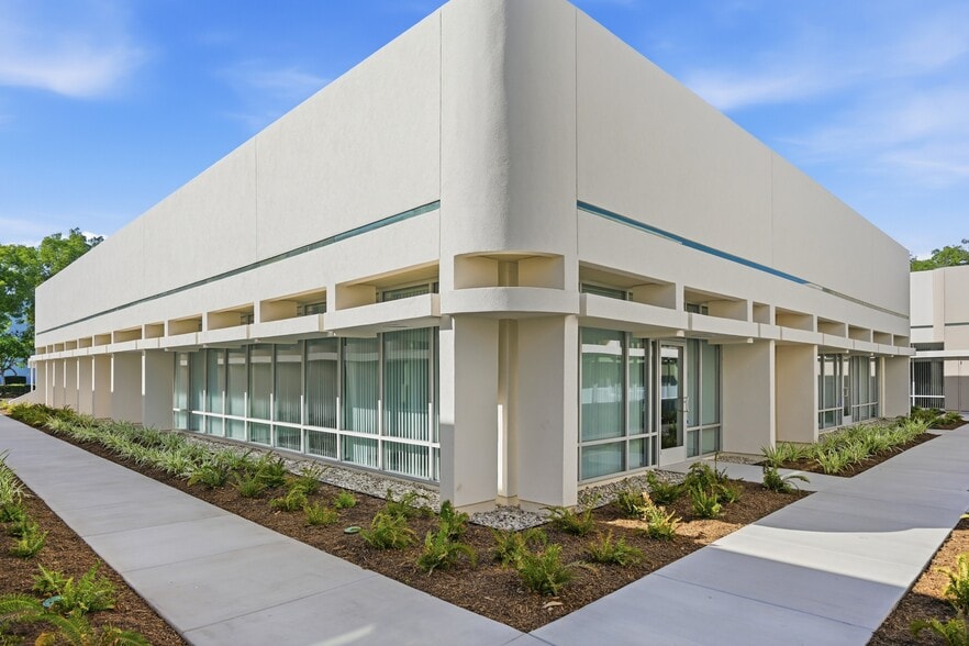 More Photos Of 1371 Warner Ave, Tustin Unknown For Lease