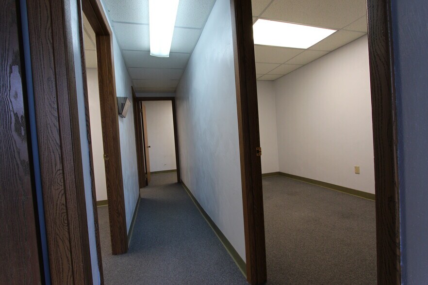 More Photos Of 1352 5th Ave, Coraopolis Apartments For Lease