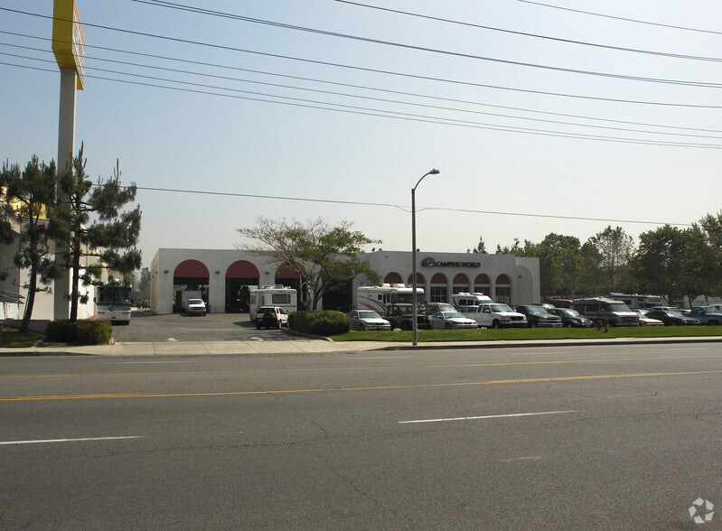 Primary Photo Of 151 E Redlands Blvd, San Bernardino Auto Repair For Lease