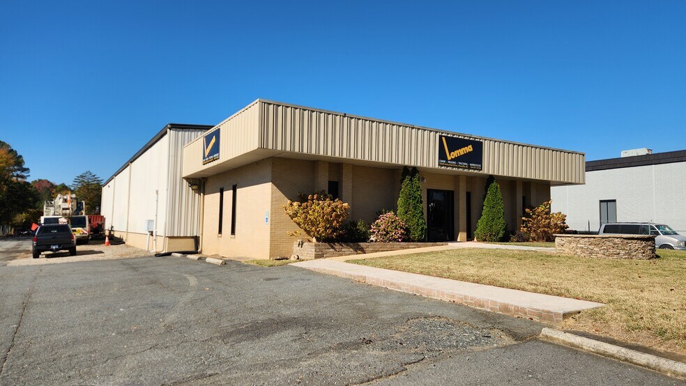 Primary Photo Of 10020 Industrial Dr, Pineville Warehouse For Lease