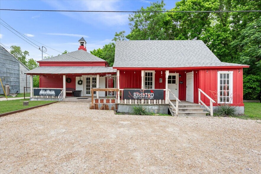 Primary Photo Of 112 Royal St, Salado Freestanding For Sale