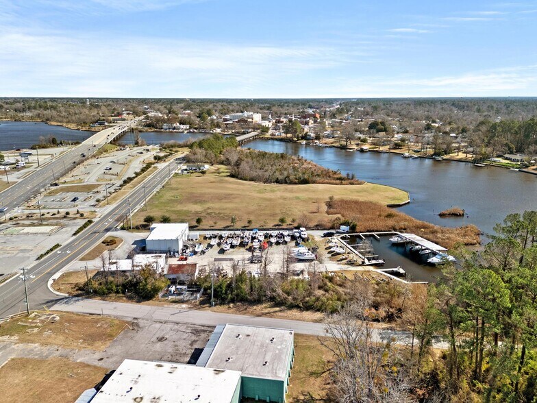 More Photos Of 159 Old Bridge St, Jacksonville Marina For Sale