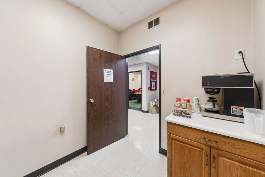 More Photos Of 263 Armbrust Road rd, Greensburg Warehouse For Sale